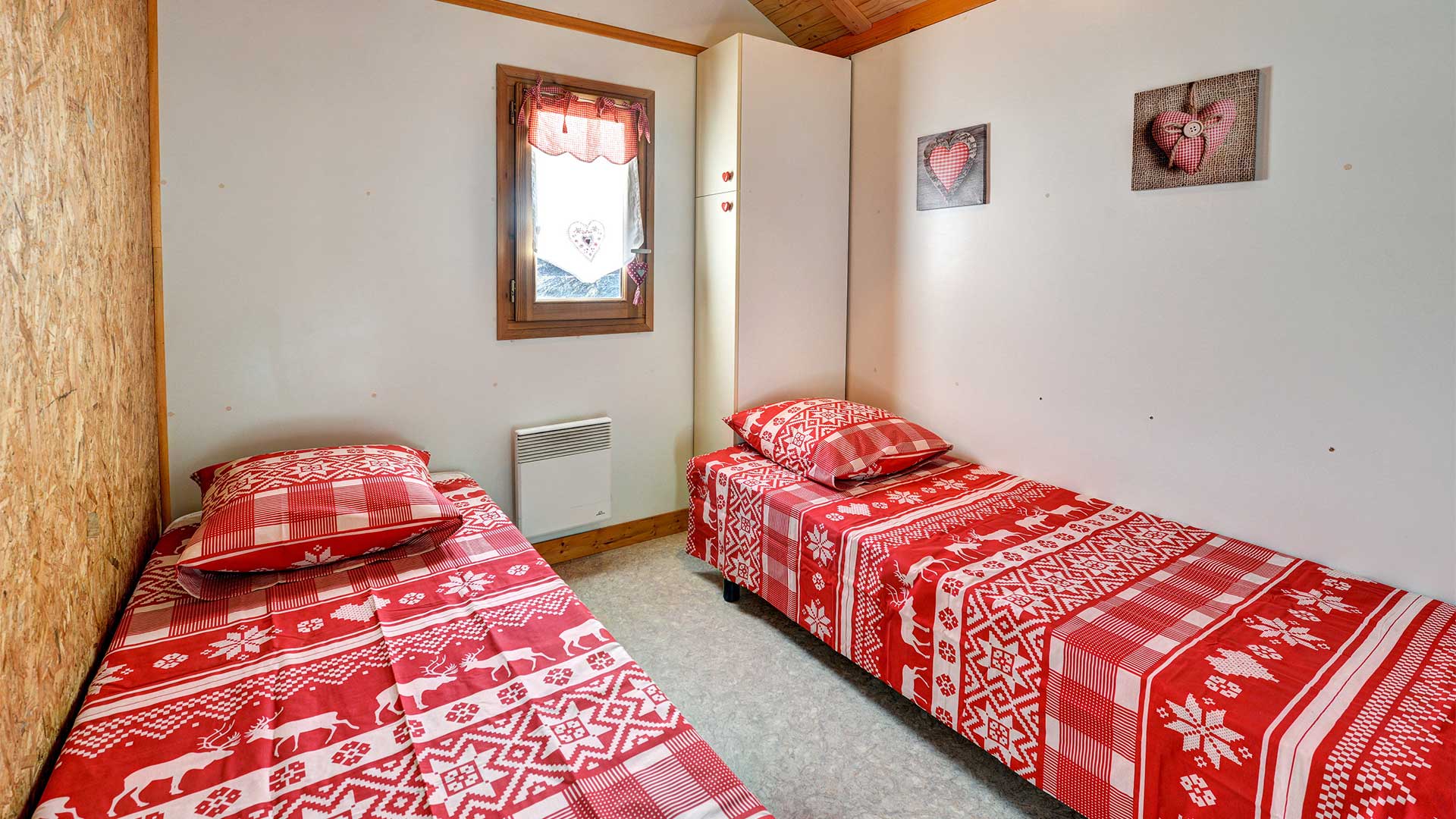 Grand Serre - Grande Gargouille : Chambre avec lits une place - Chalet 5 personnes en location à Briançon