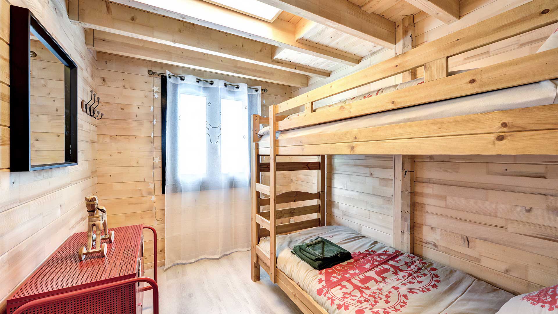 Choucas - Chalet pour 6 personnes : Chambre 2 lits simples - Location de chalet à Briançon